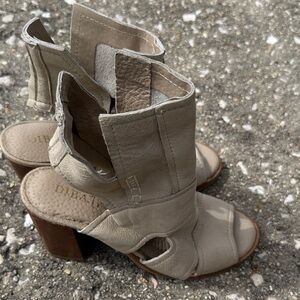 Diba True Women's Cream Peep-Toe Ankle Booties